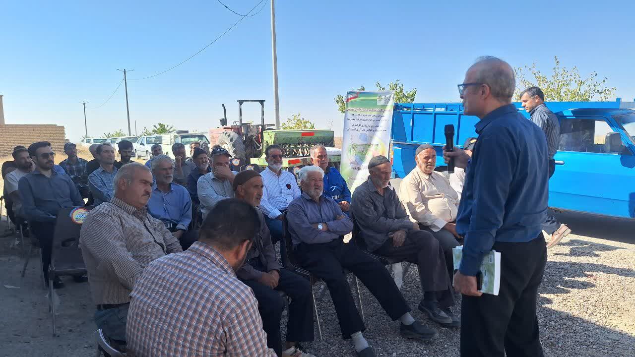 برگزاری یازدهمین کاروان ترویج بهره‌وری الگوی کشت ملی محصولات زراعی در شهرستان تفرش